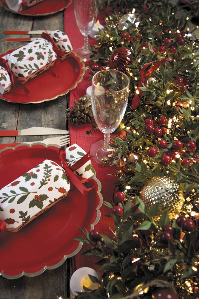 Red and gold plates x 8
